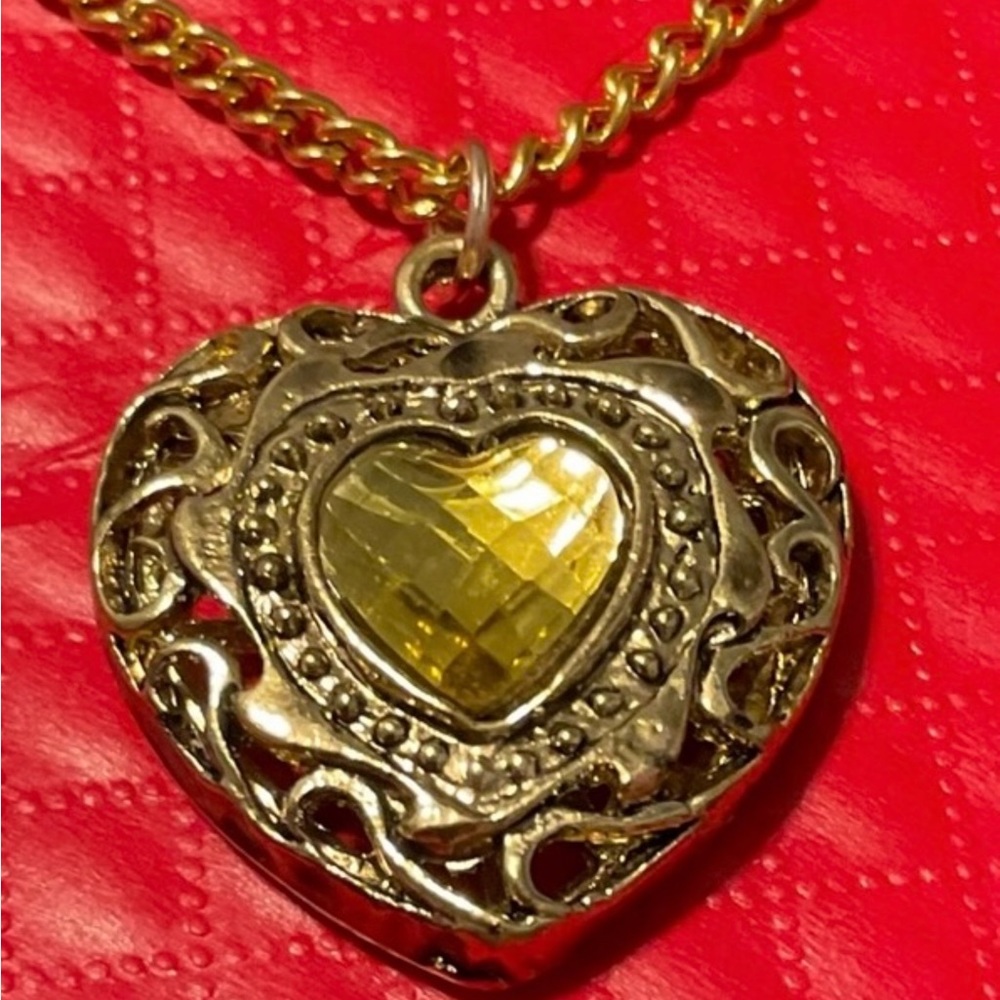 🟨Golden Heart Necklace With Stainless Chain, Vintage